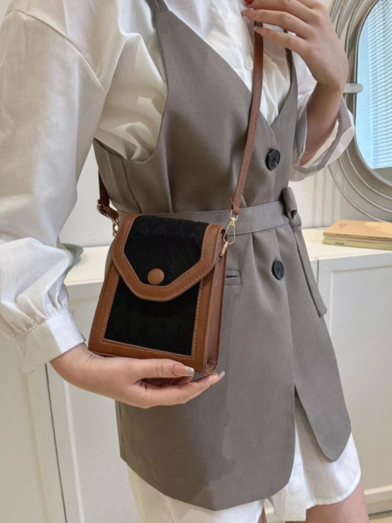 Adjustable Strap Flap Crossbody Bag - Flip Flop Dynasty