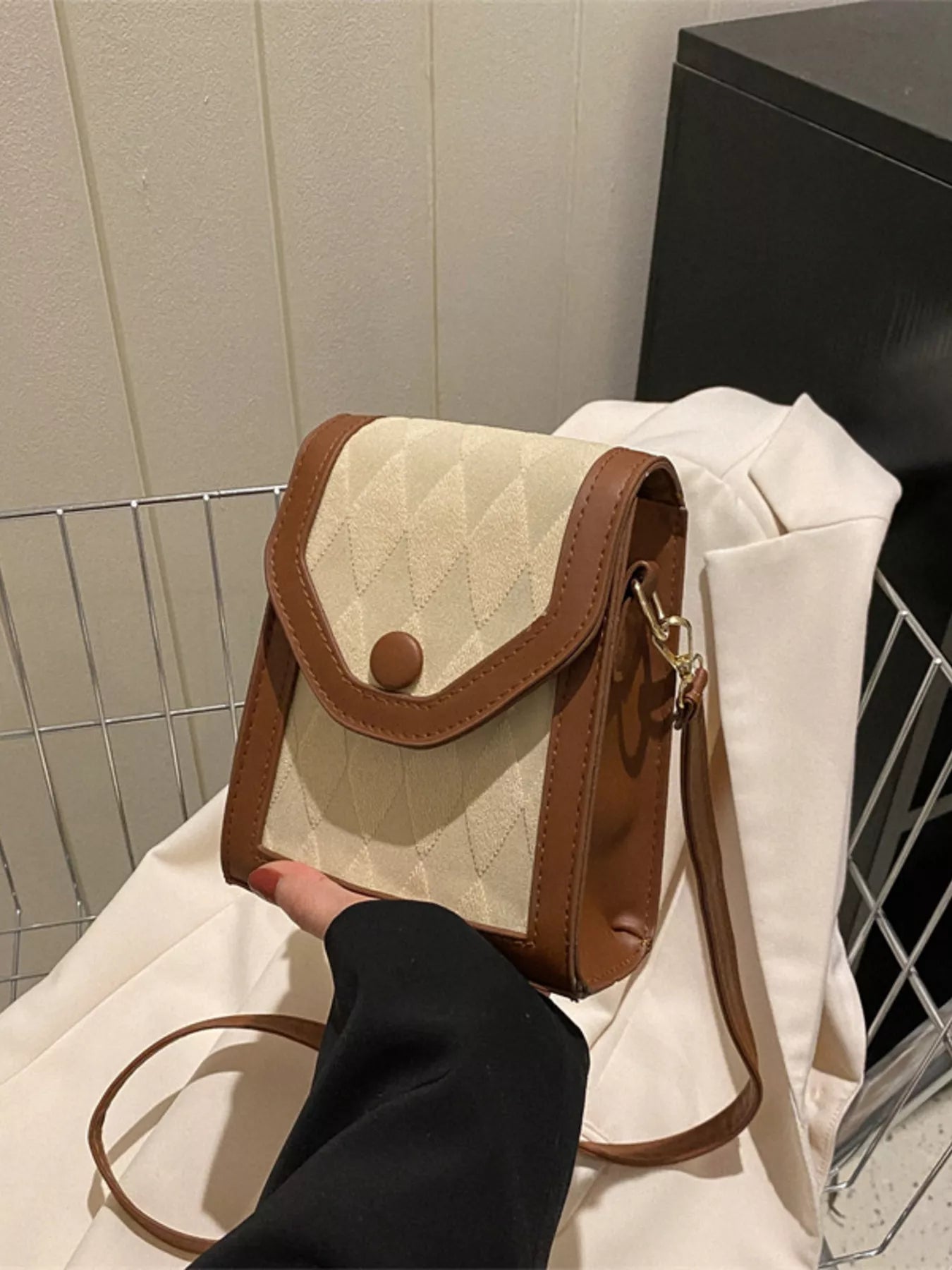 Adjustable Strap Flap Crossbody Bag - Flip Flop Dynasty