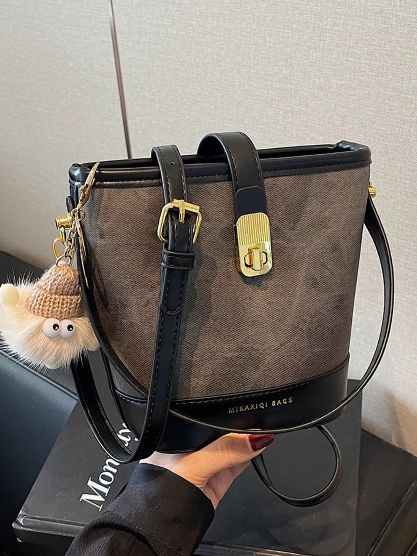 Bucket Crossbody Bag - Flip Flop Dynasty