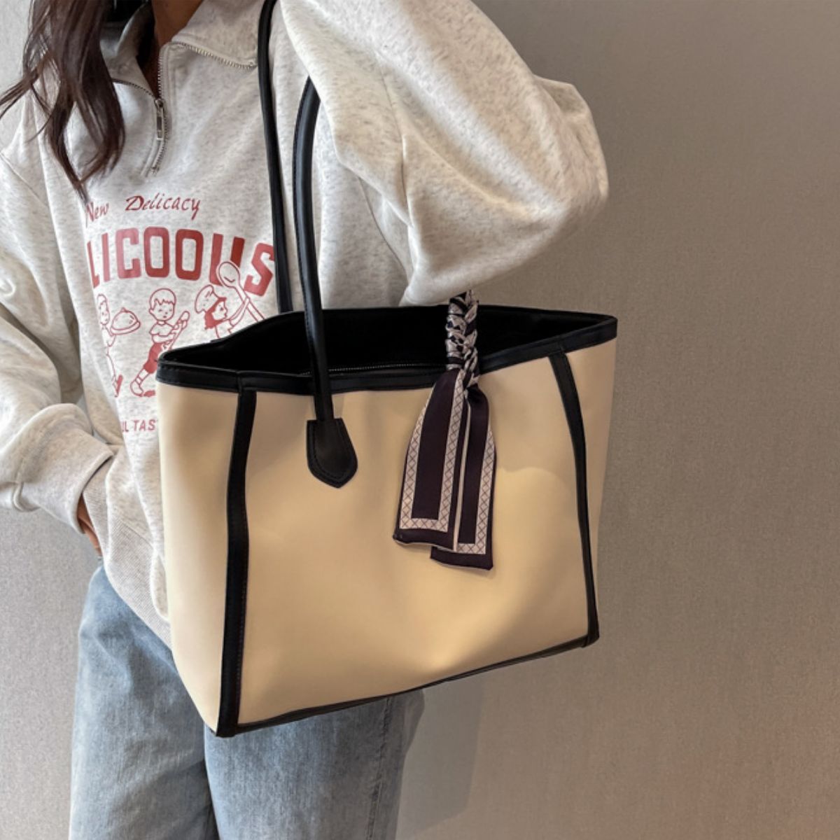 Contrast Tote Bag - Flip Flop Dynasty