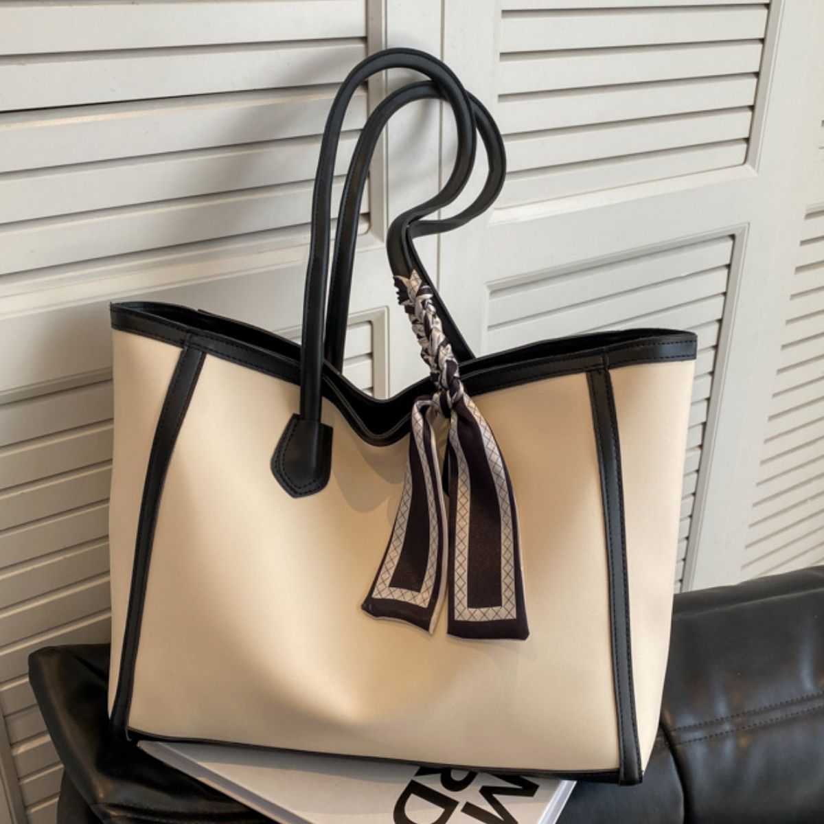 Contrast Tote Bag - Flip Flop Dynasty