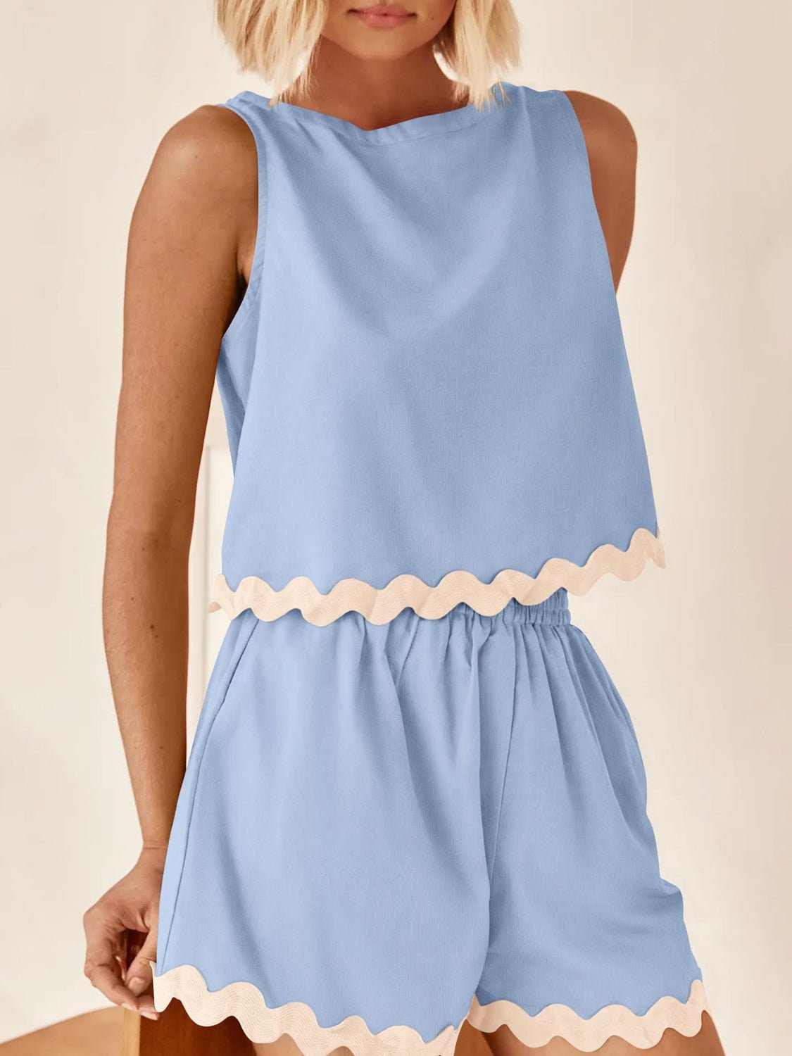 Contrast Trim Round Neck Top and Shorts Set - Flip Flop Dynasty