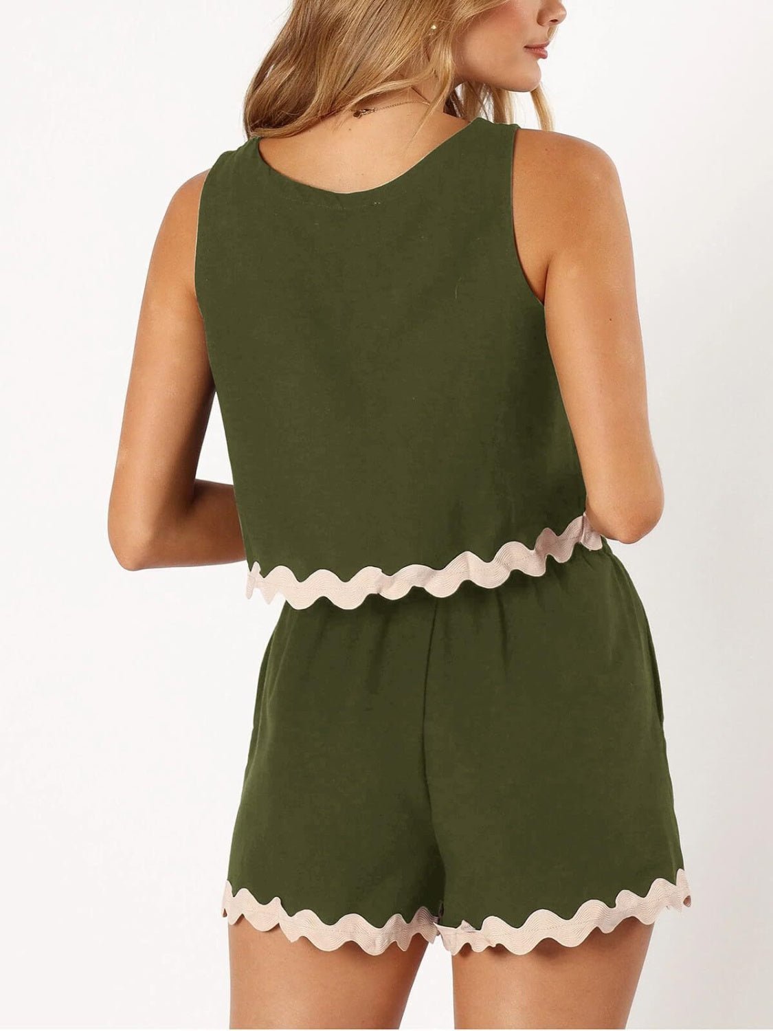 Contrast Trim Round Neck Top and Shorts Set - Flip Flop Dynasty