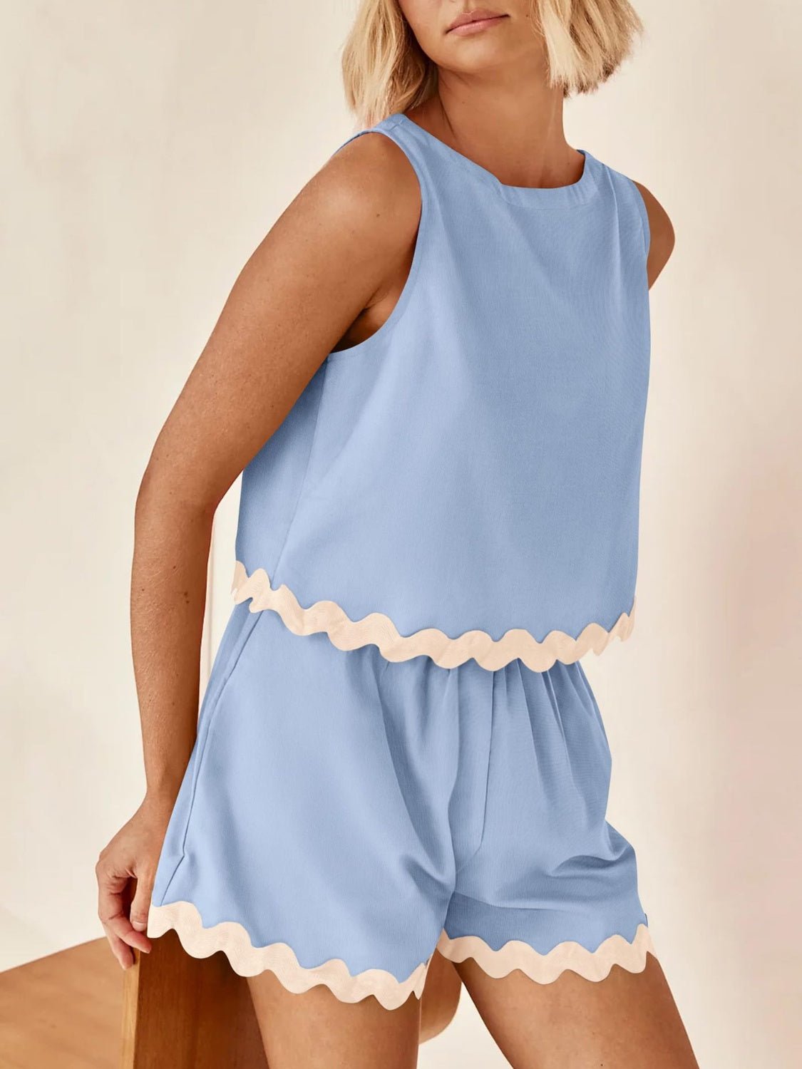 Contrast Trim Round Neck Top and Shorts Set - Flip Flop Dynasty
