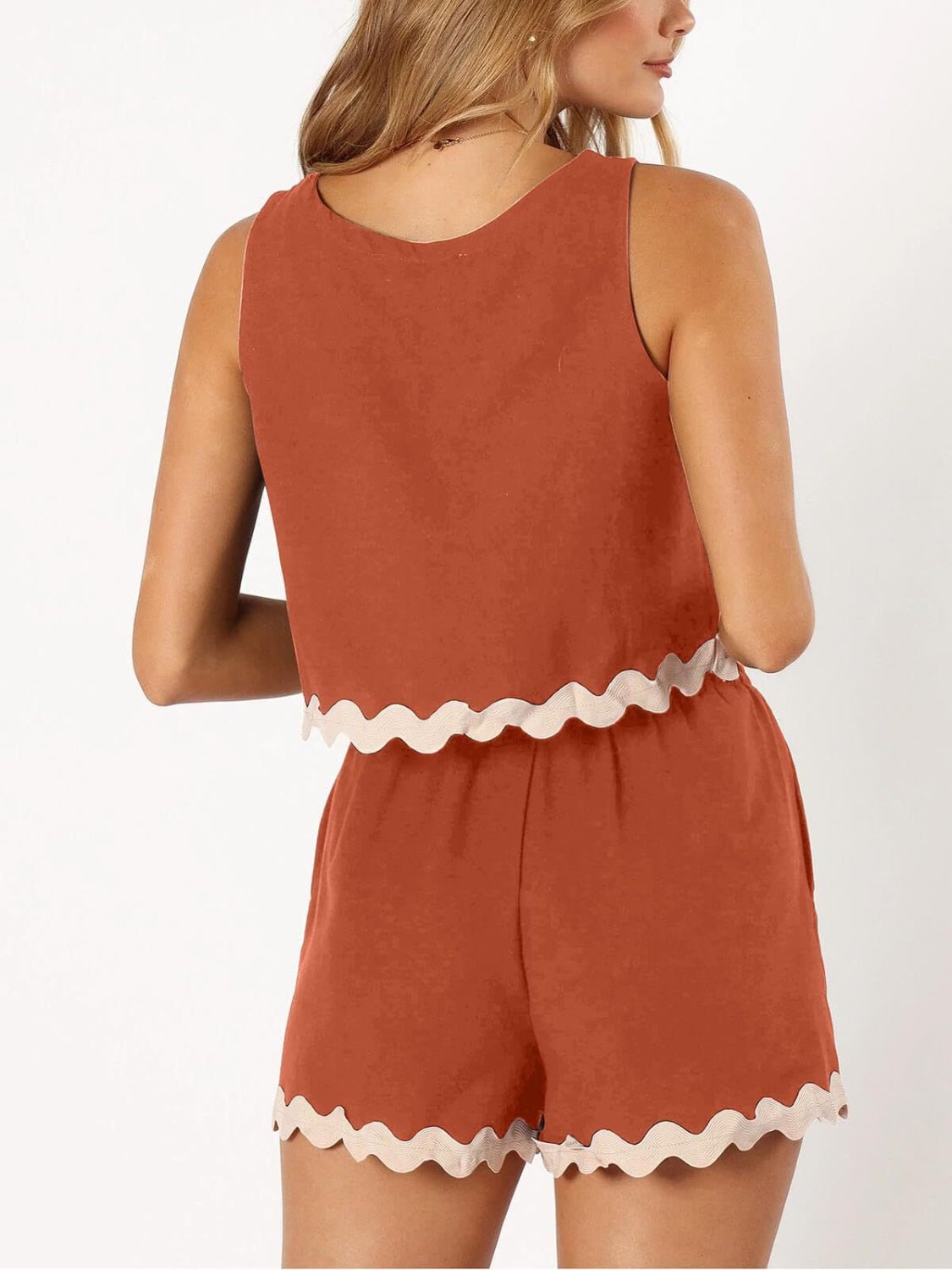 Contrast Trim Round Neck Top and Shorts Set - Flip Flop Dynasty