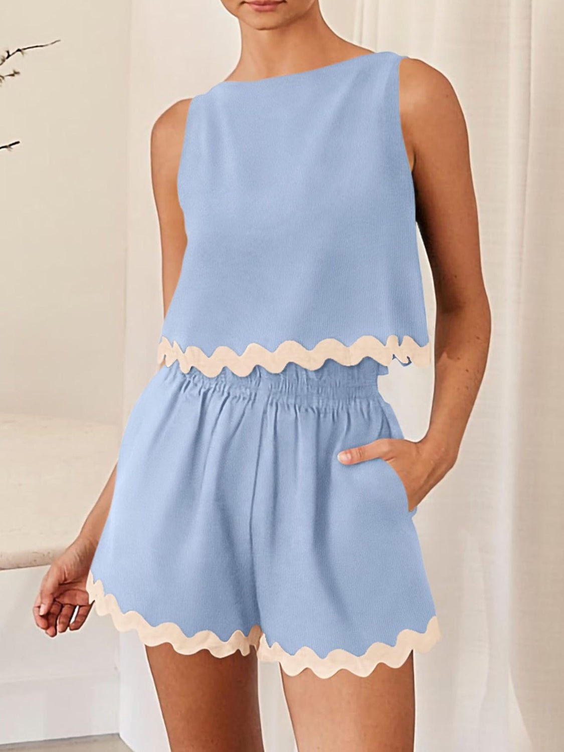 Contrast Trim Round Neck Top and Shorts Set - Flip Flop Dynasty