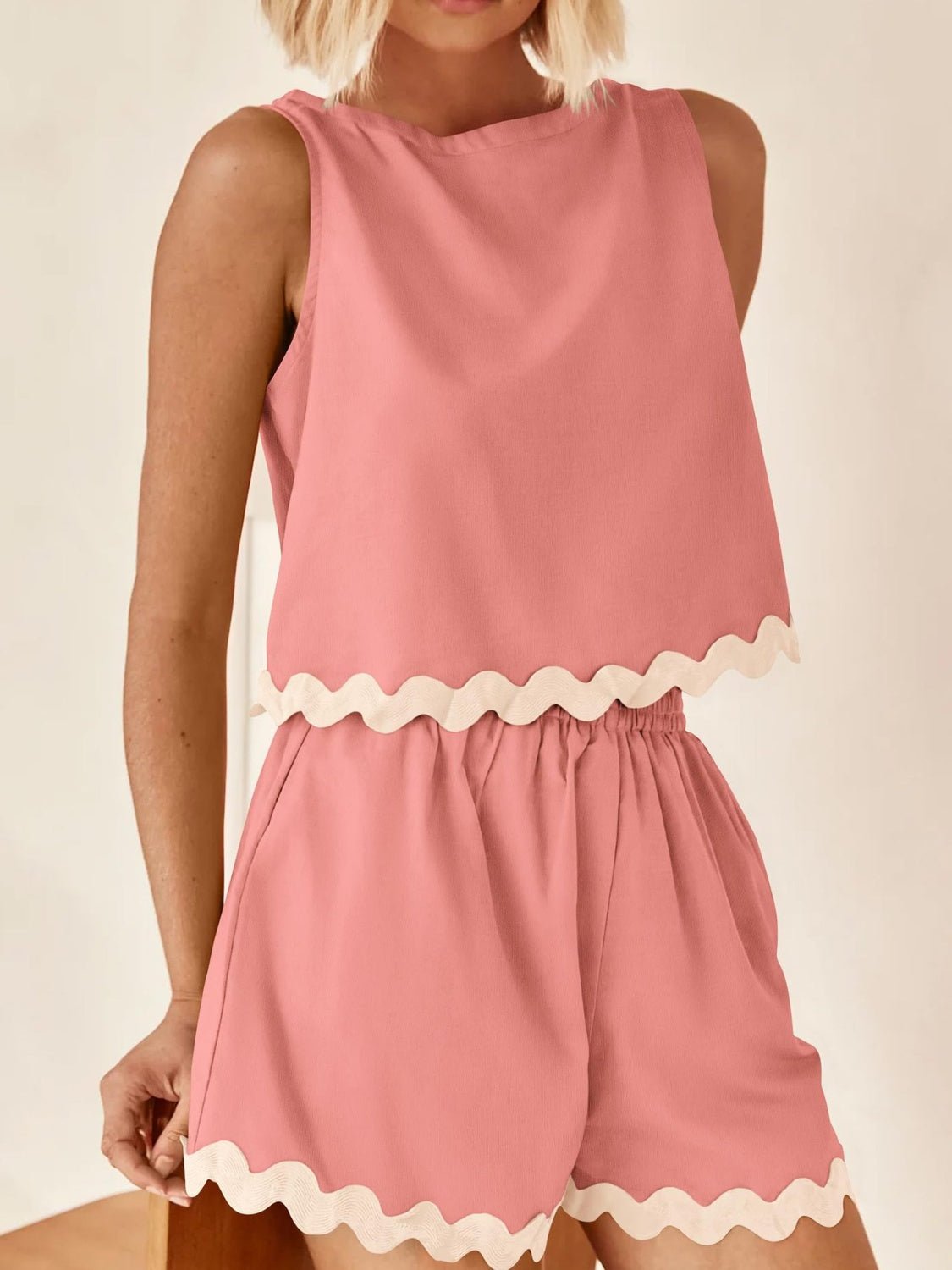 Contrast Trim Round Neck Top and Shorts Set - Flip Flop Dynasty
