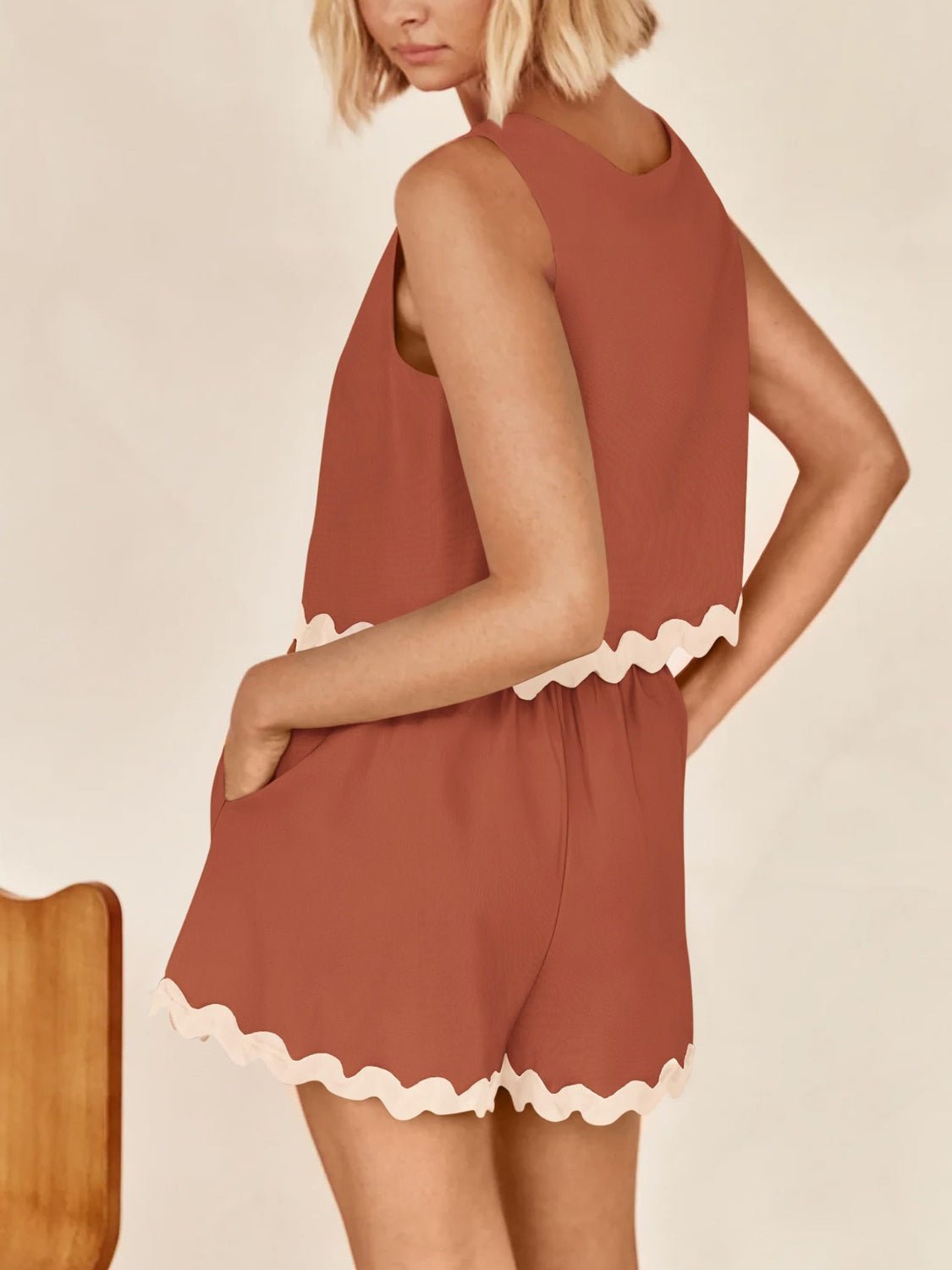 Contrast Trim Round Neck Top and Shorts Set - Flip Flop Dynasty