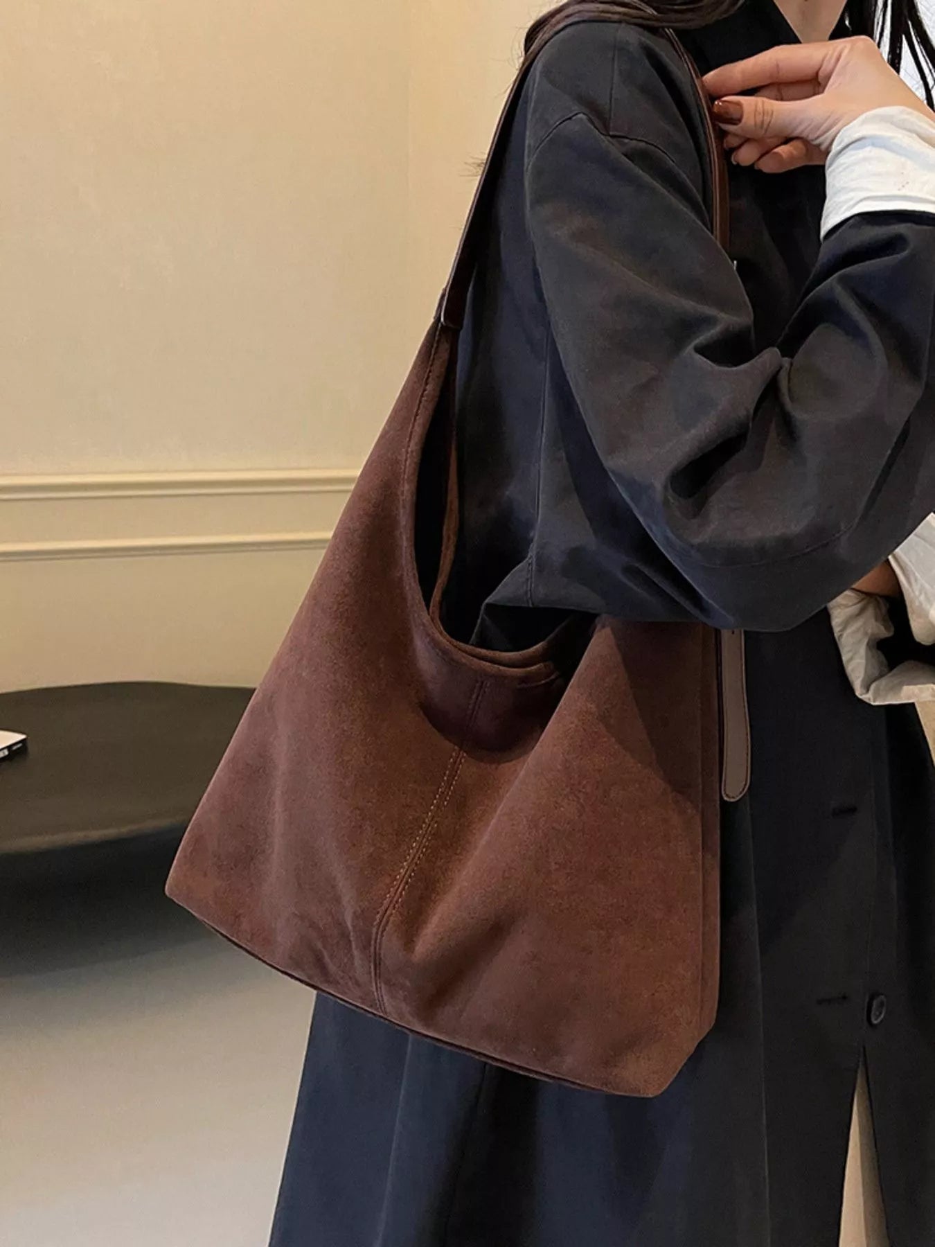 Lightweight Adjustable Strap Handbag - Flip Flop Dynasty