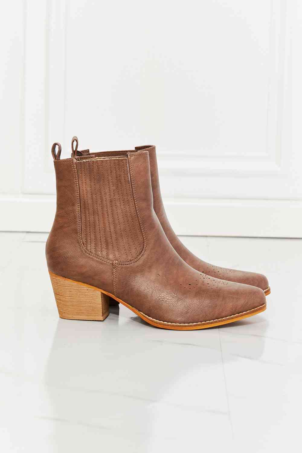 MMShoes Love the Journey Stacked Heel Chelsea Boot in Chestnut - Flip Flop Dynasty