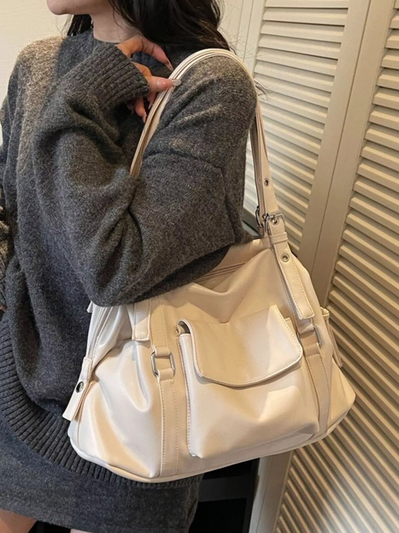 Multiple Pockets Handbag - Flip Flop Dynasty