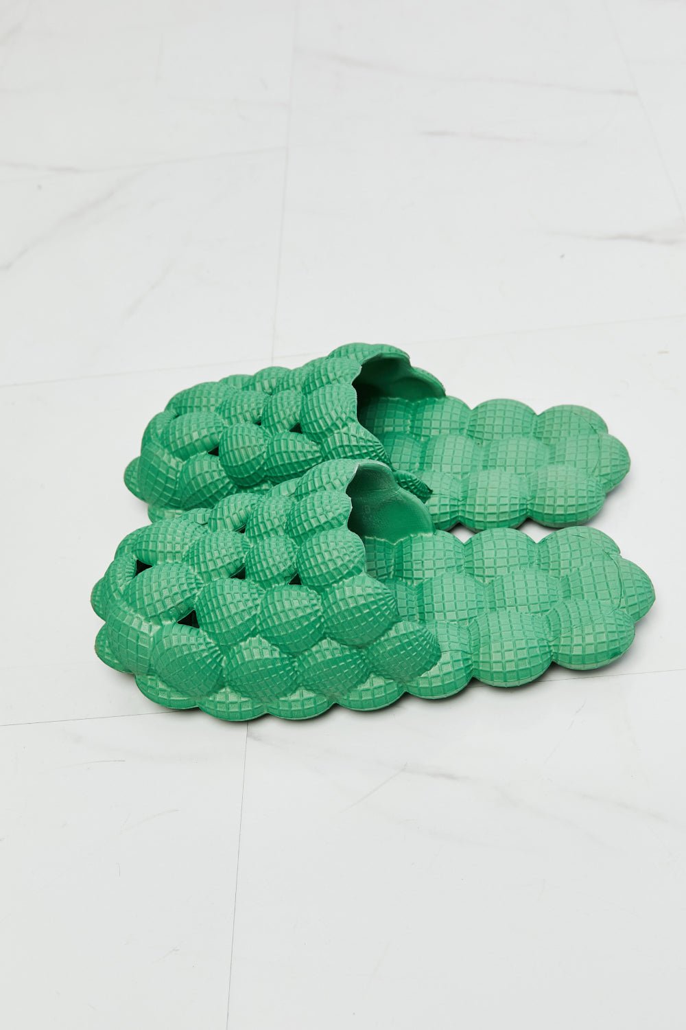 NOOK JOI Laid Back Bubble Slides in Green - Flip Flop Dynasty