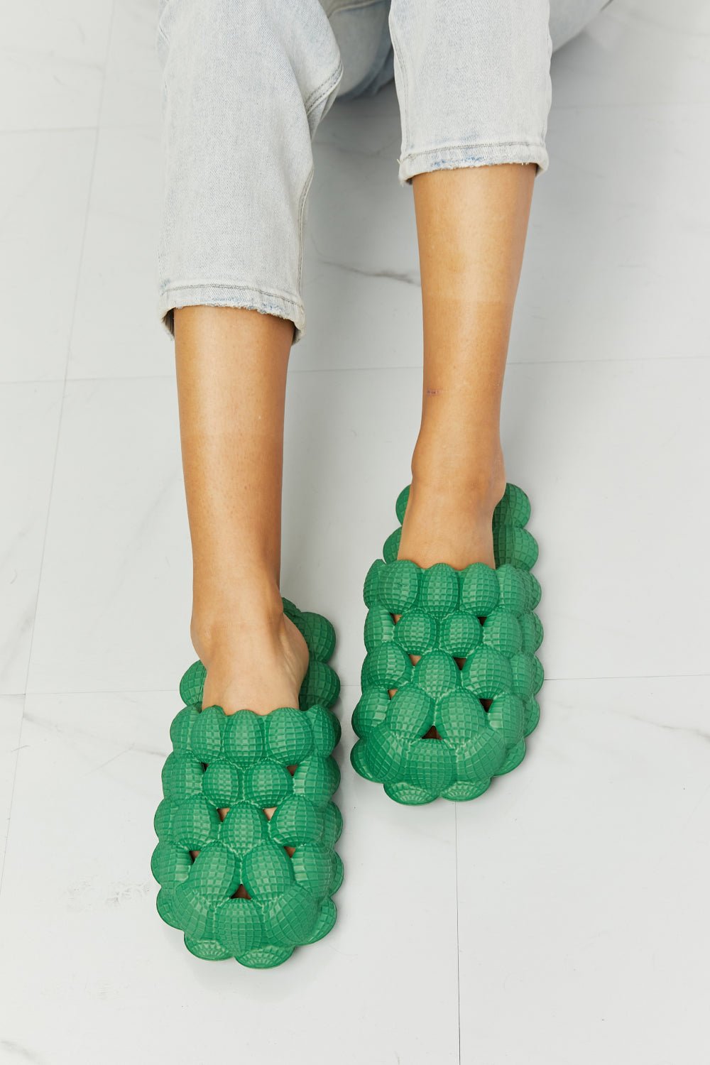NOOK JOI Laid Back Bubble Slides in Green - Flip Flop Dynasty