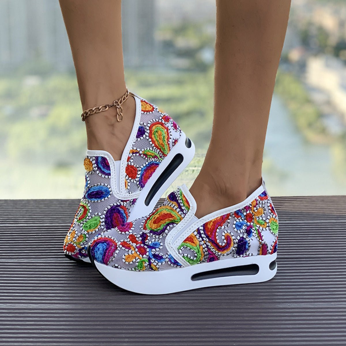 Printed Platform Round Toe Sneakers - Flip Flop Dynasty