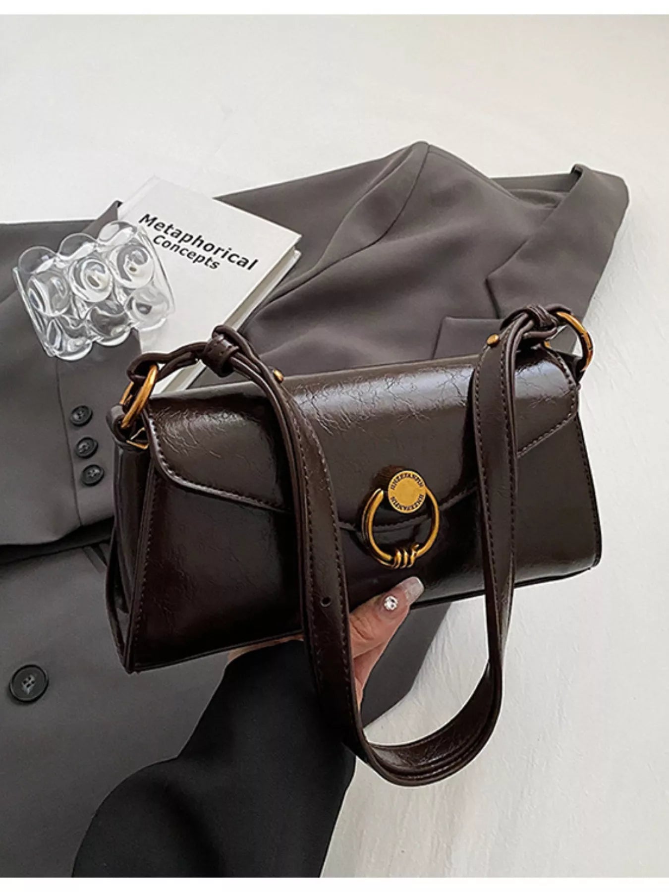 Retro Ring Decor Shoulder Bag - Flip Flop Dynasty