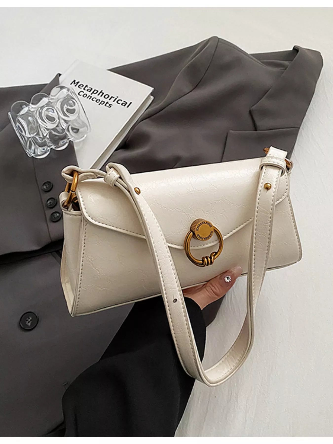 Retro Ring Decor Shoulder Bag - Flip Flop Dynasty