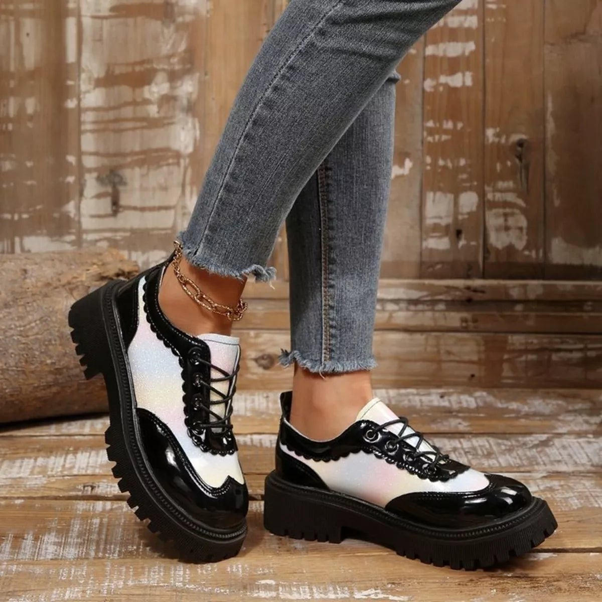 Round Toe Platform Sneakers - Flip Flop Dynasty