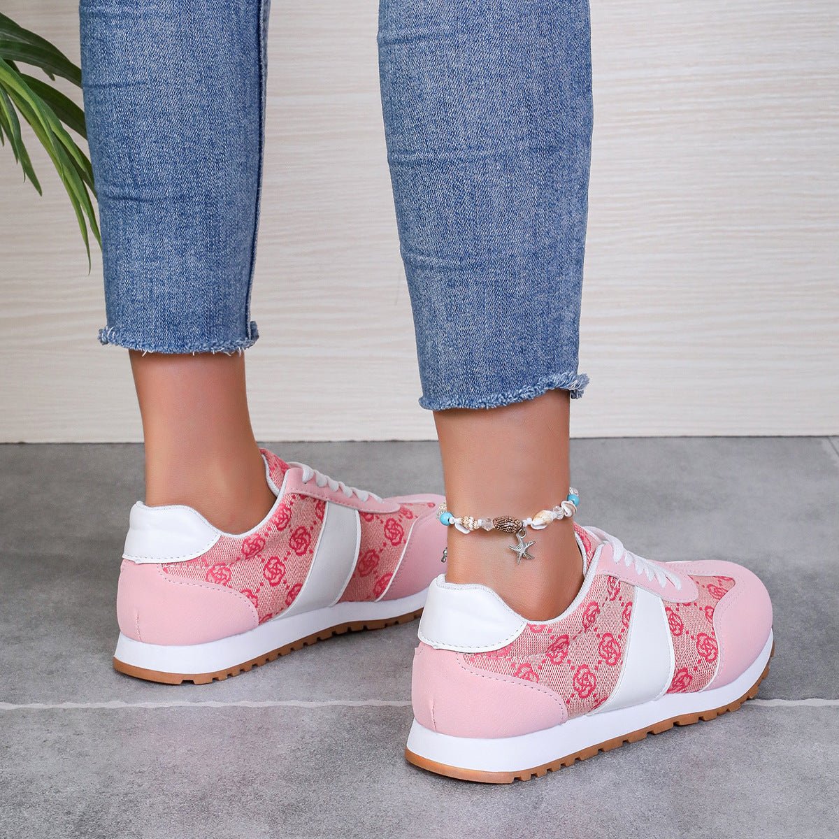 Contrast Round Toe Flat Sneakers - Flip Flop Dynasty