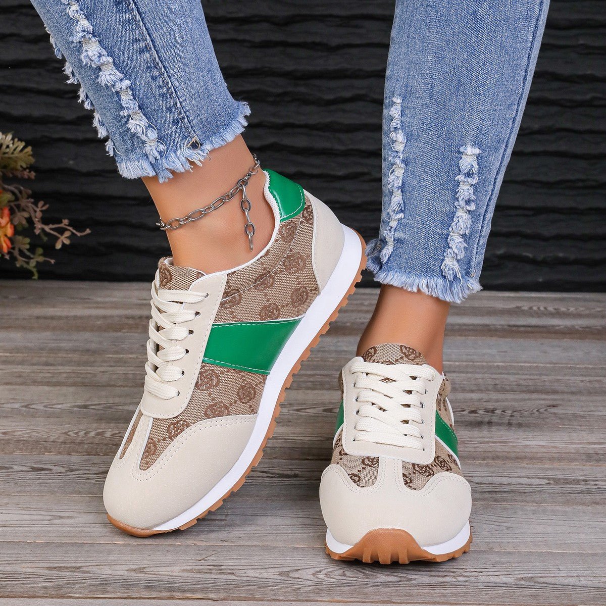 Contrast Round Toe Flat Sneakers - Flip Flop Dynasty