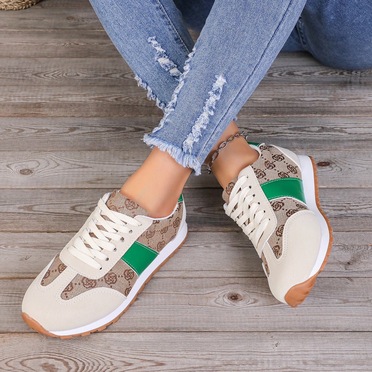 Contrast Round Toe Flat Sneakers - Flip Flop Dynasty