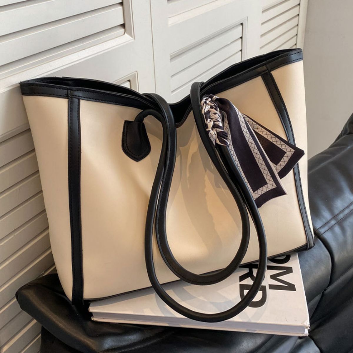 Contrast Tote Bag - Flip Flop Dynasty