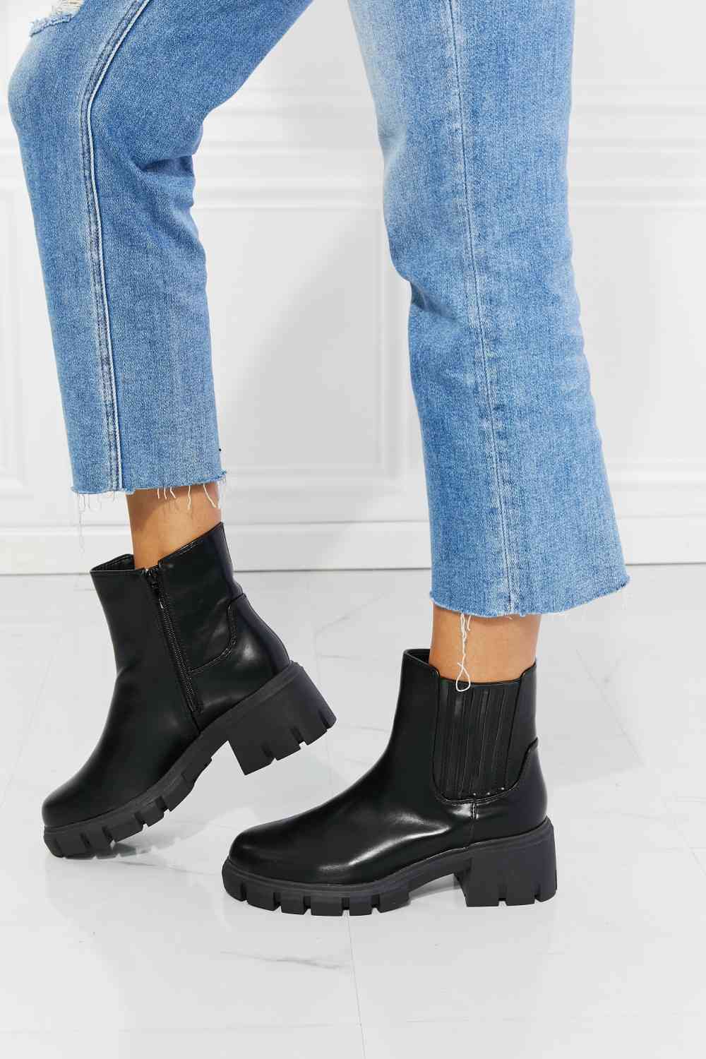 MMShoes What It Takes Lug Sole Chelsea Boots in Black - Flip Flop Dynasty