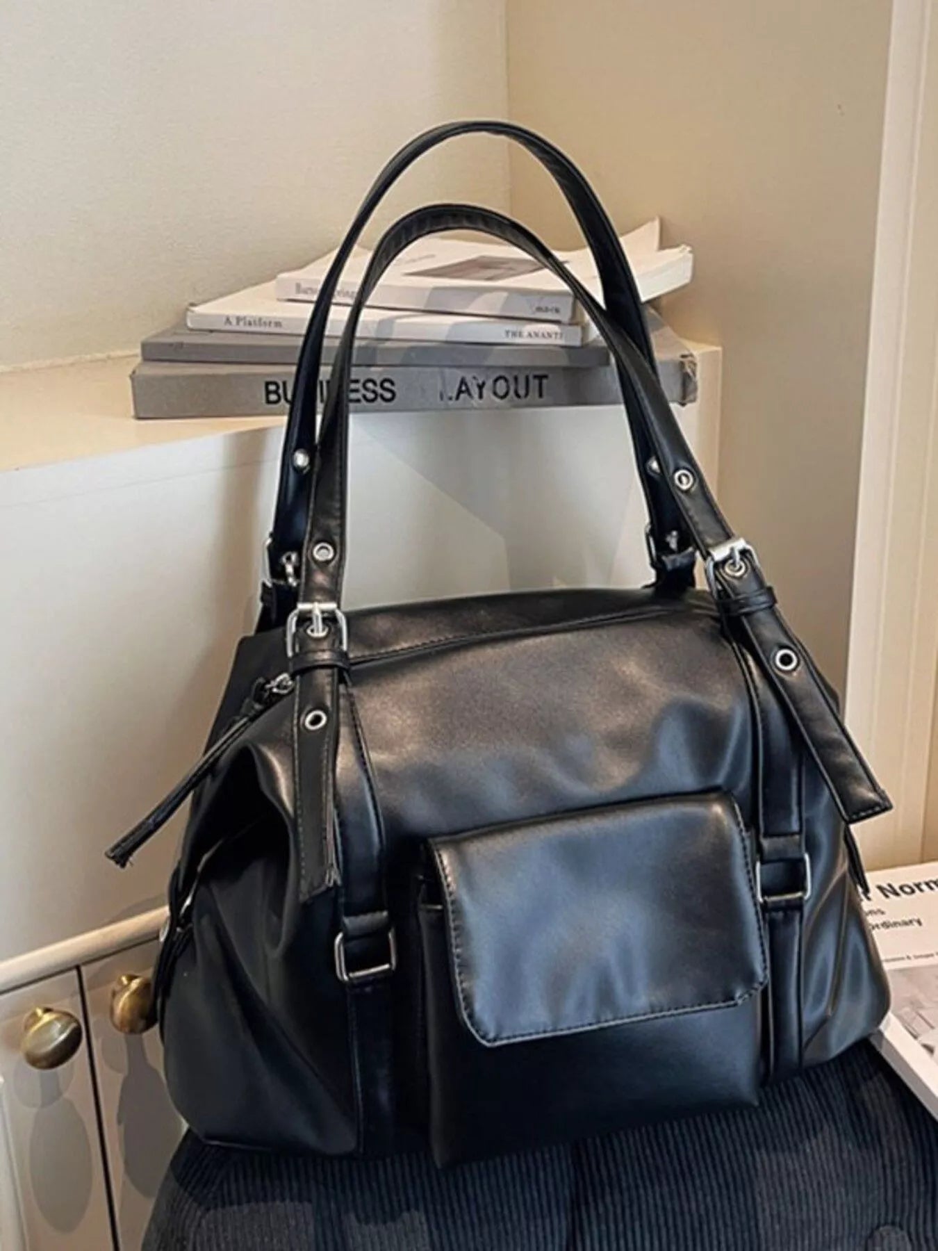 Multiple Pockets Handbag - Flip Flop Dynasty