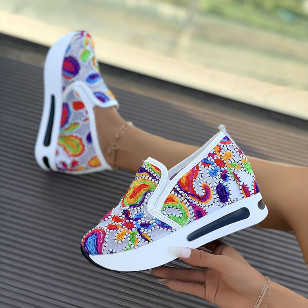 Printed Platform Round Toe Sneakers - Flip Flop Dynasty