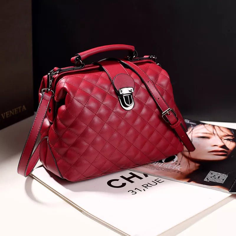 Quilted Handbag with Metal Clasp - Flip Flop Dynasty
