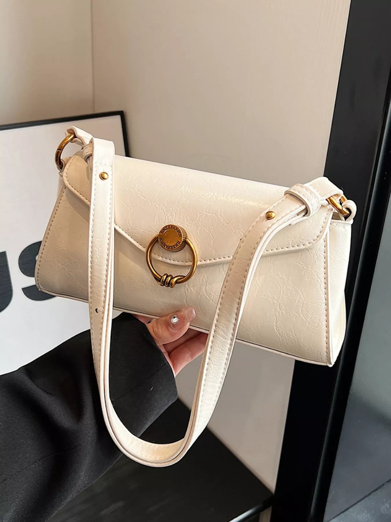 Retro Ring Decor Shoulder Bag - Flip Flop Dynasty