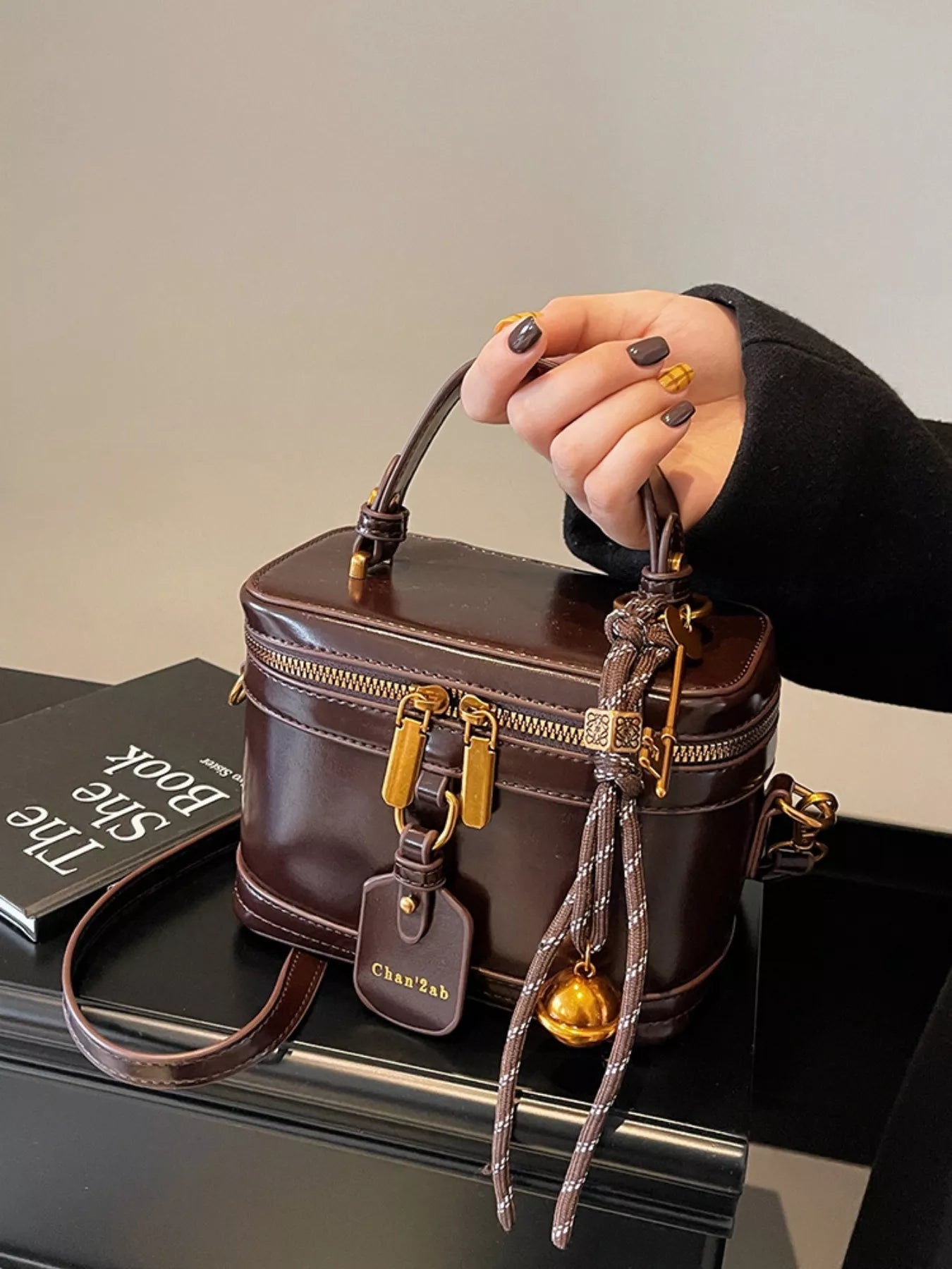 Retro Style Boxy Crossbody Bag - Flip Flop Dynasty