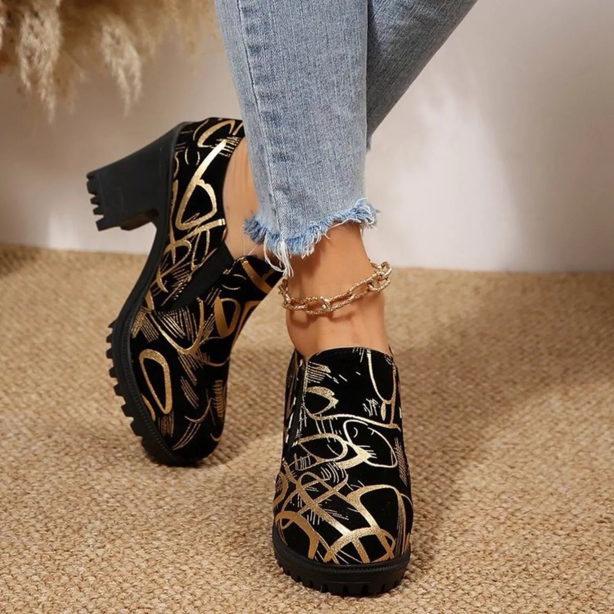 Round Toe Block Heels Pumps - Flip Flop Dynasty