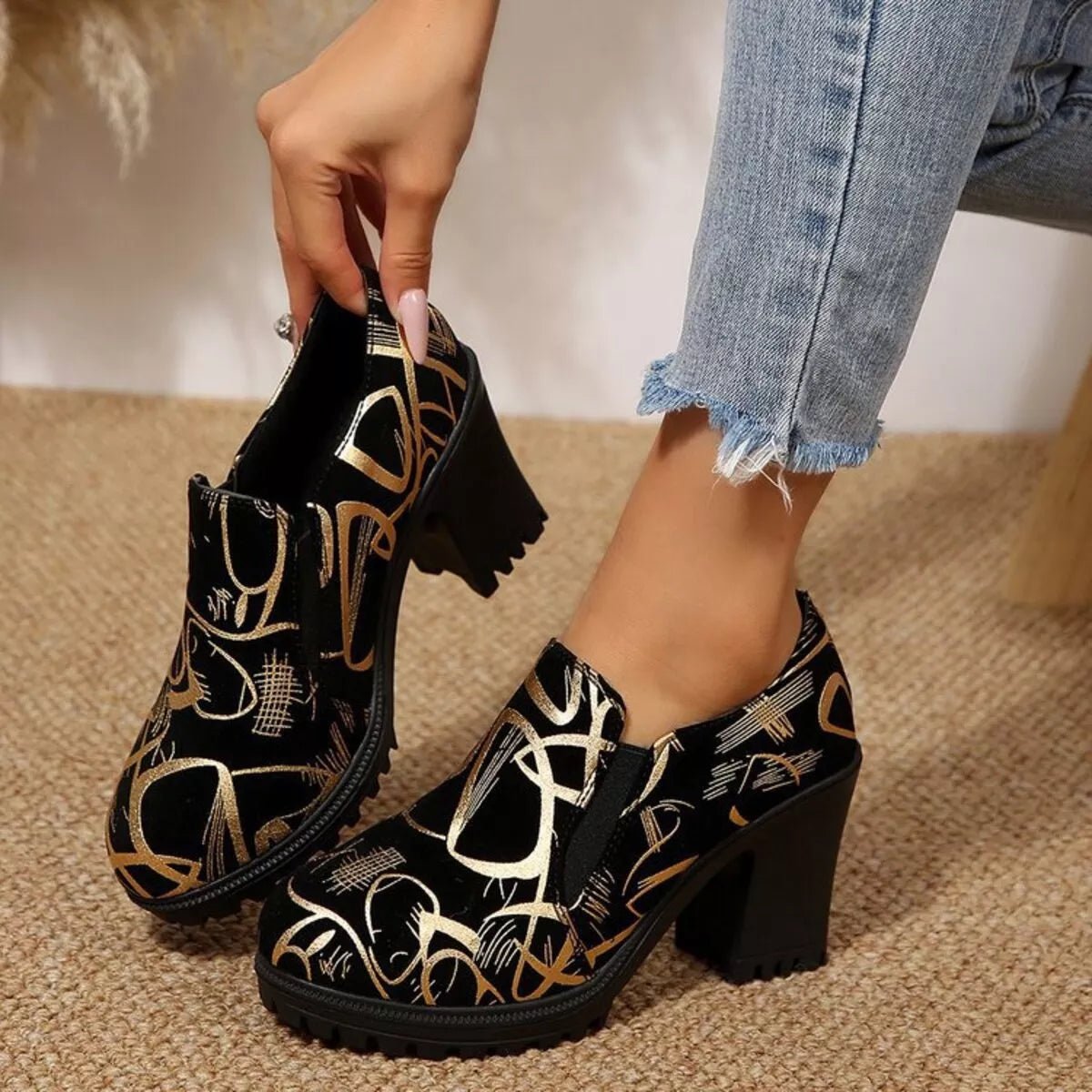 Round Toe Block Heels Pumps - Flip Flop Dynasty