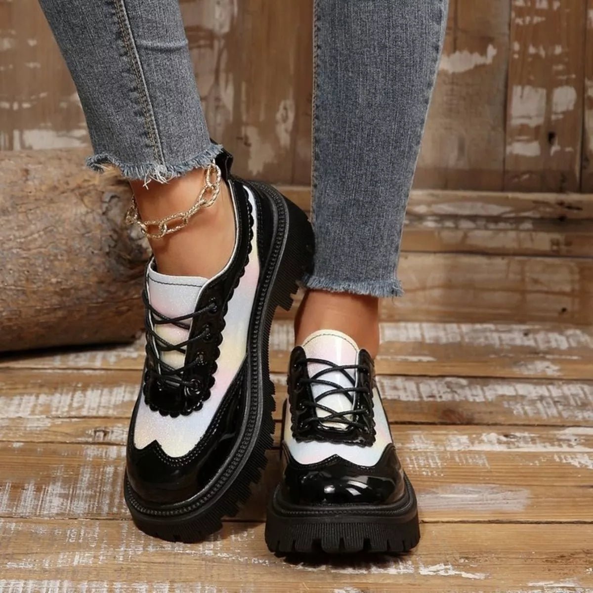 Round Toe Platform Sneakers - Flip Flop Dynasty