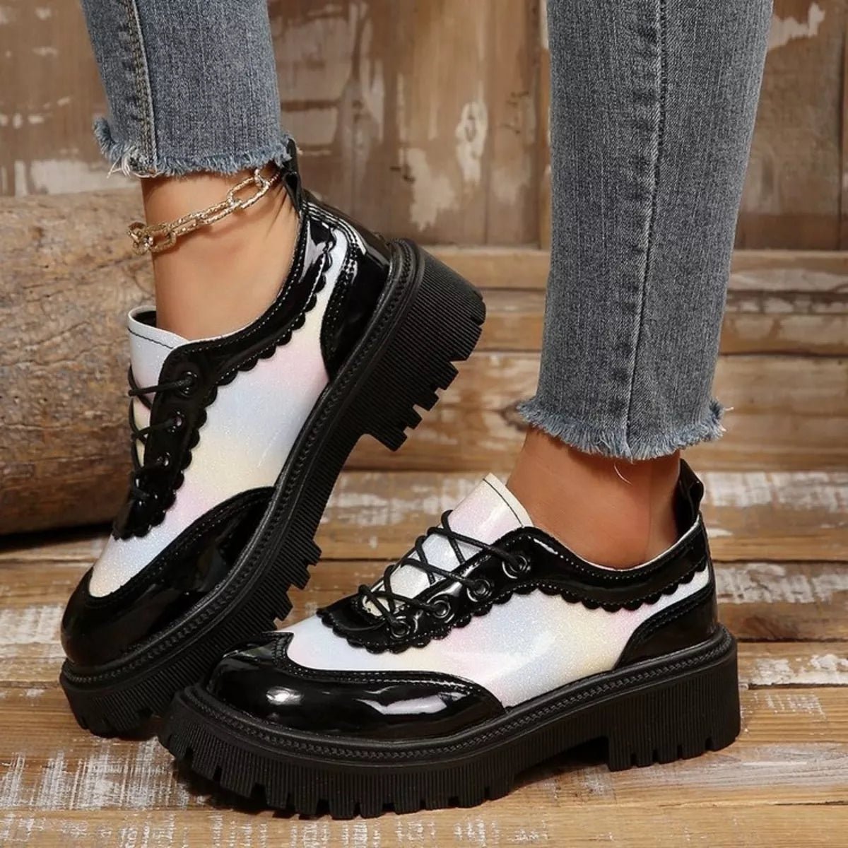 Round Toe Platform Sneakers - Flip Flop Dynasty