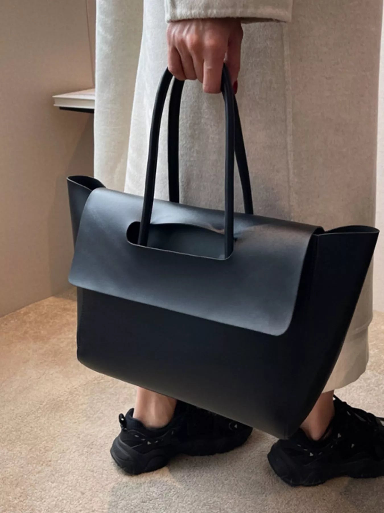 Solid Color Leather Handbag - Flip Flop Dynasty